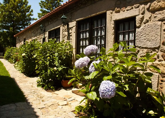 Frühstückspension Casa Do Ameal 4*